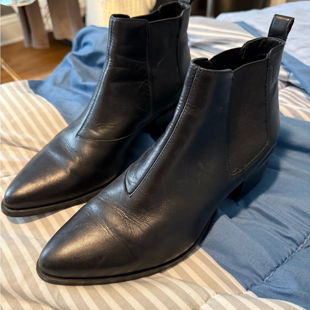 Black Leather Vagabond Marja Chelsea Ankle Boots